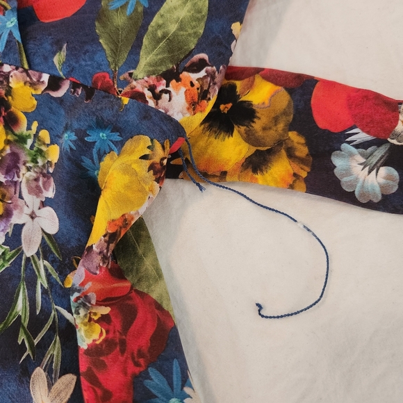 Alice + Olivia Floral Balloon Sleeve Kerri Bishop Dress Tie V-neck Silk Sz 6 - Picture 15 of 16